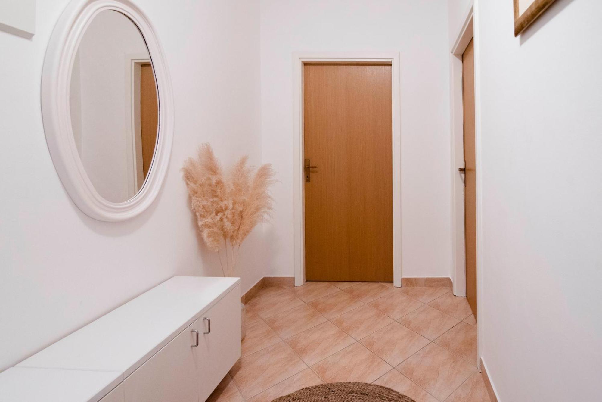 Apartman Karla Sinj Exterior photo
