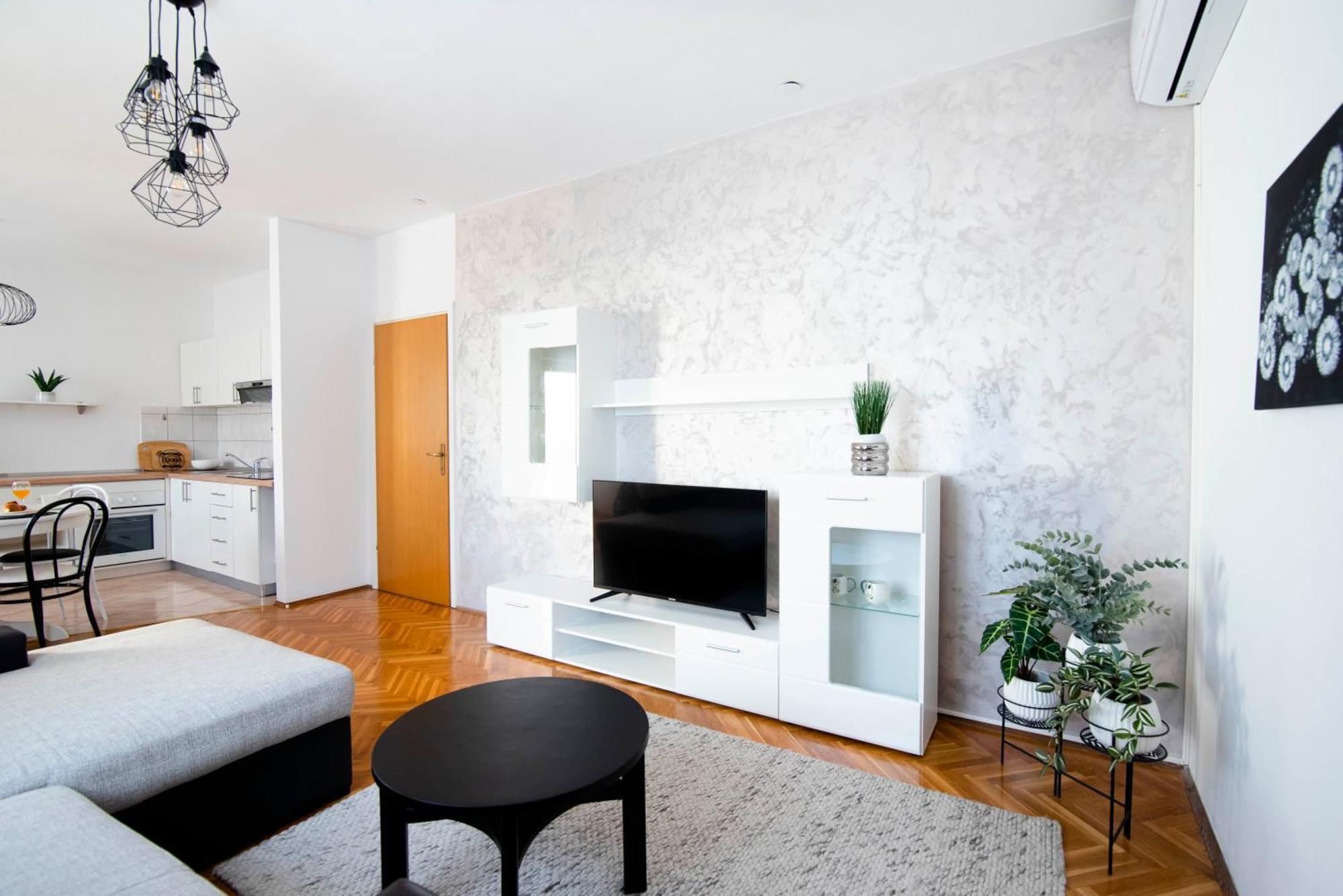 Apartman Karla Sinj Exterior photo