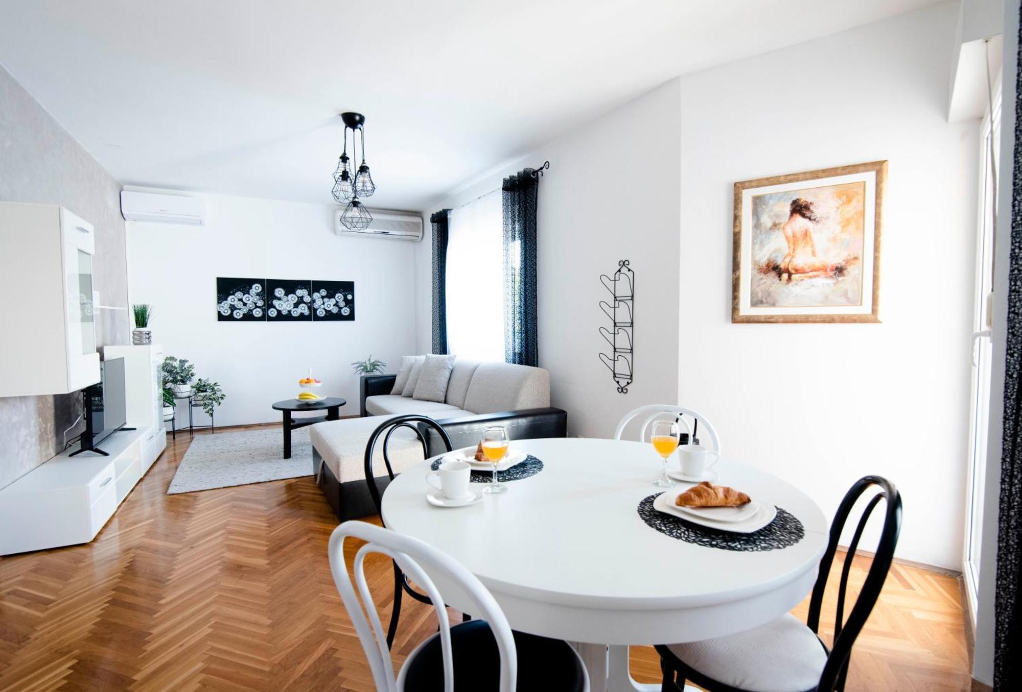 Apartman Karla Sinj Exterior photo