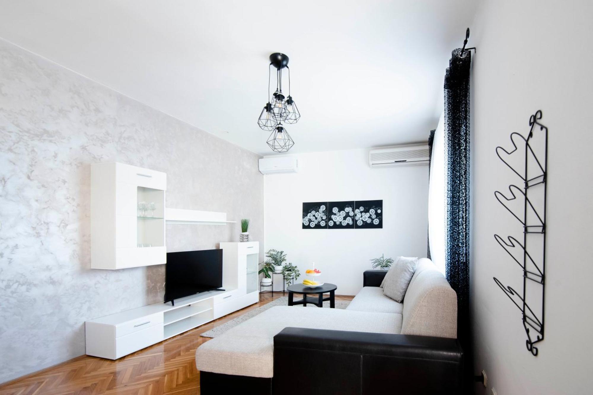 Apartman Karla Sinj Exterior photo