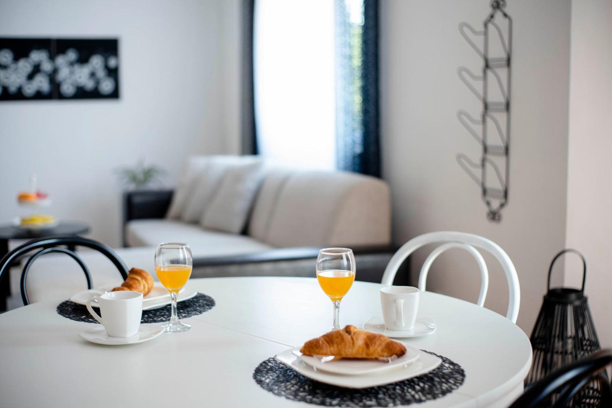 Apartman Karla Sinj Exterior photo