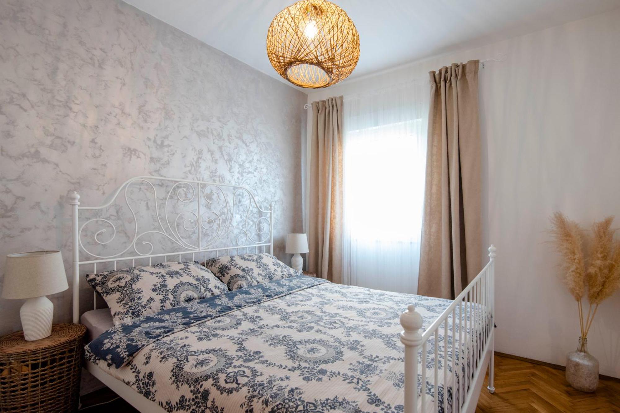 Apartman Karla Sinj Exterior photo